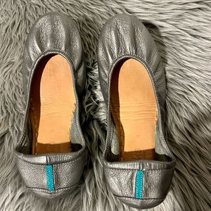 Tieks Ballet Flats, pewter Metallic Leather, size 8